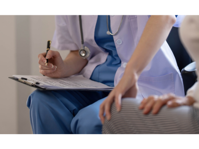 Arztgespräch bei Lungenkrebs Diagnose